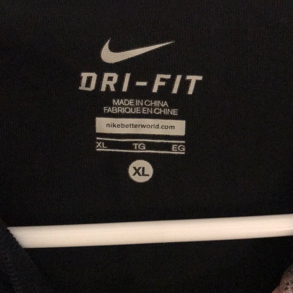 Nike - Picture 2 of 3